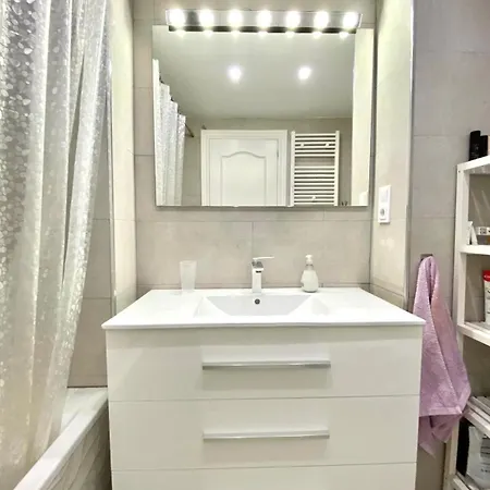 Precioso Al Lado De Barcelona Centro Apartment *